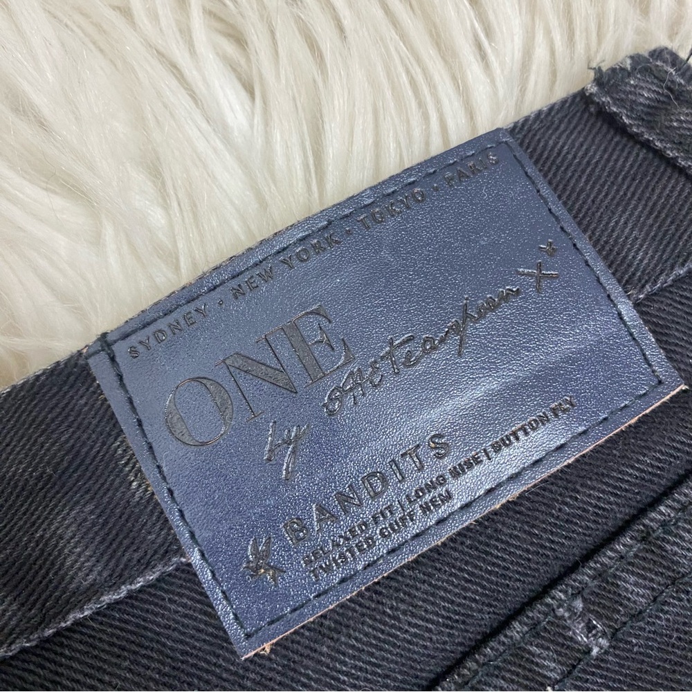 One Teaspoon Black Bandit Denim Distressed Shorts - Picture 4 of 6